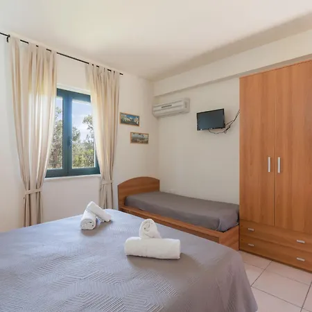 La Piana Degli Ulivi Bed & Breakfast 4*