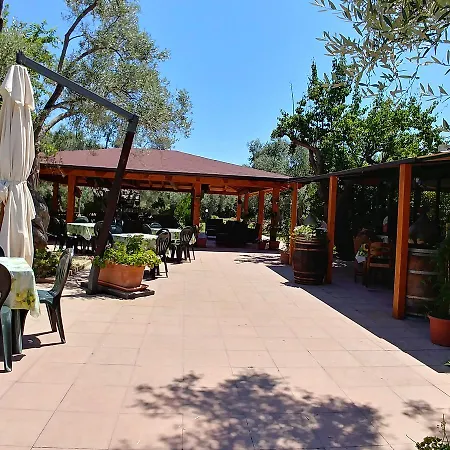 La Piana Degli Ulivi Bed & Breakfast 4*