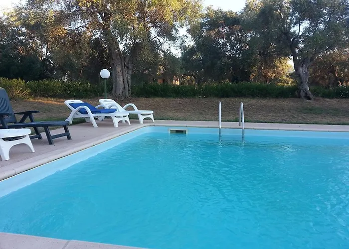 Alojamento de Acomodação e Pequeno-almoço La Piana Degli Ulivi 4*