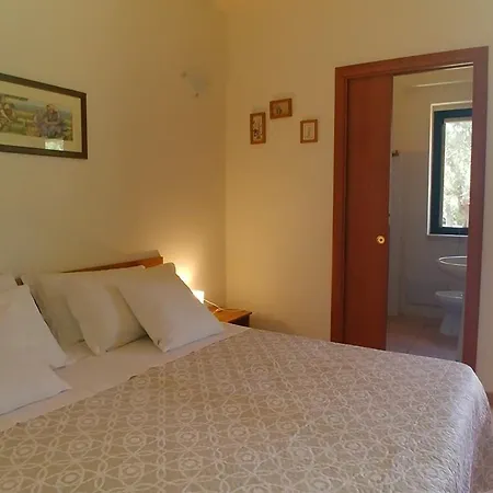 La Piana Degli Ulivi B&B