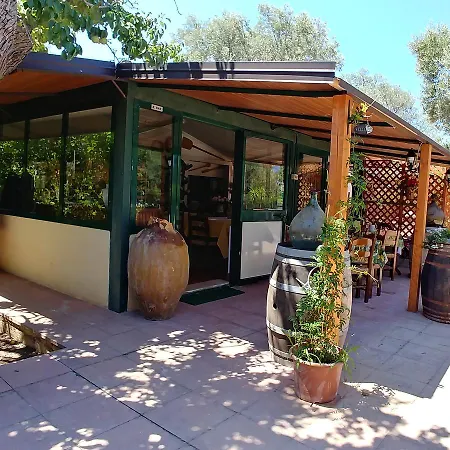 La Piana Degli Ulivi B&B 로사노