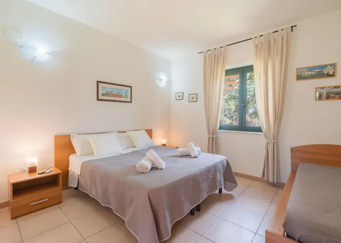 La Piana Degli Ulivi לינה וארוחת בוקר רוסאנו